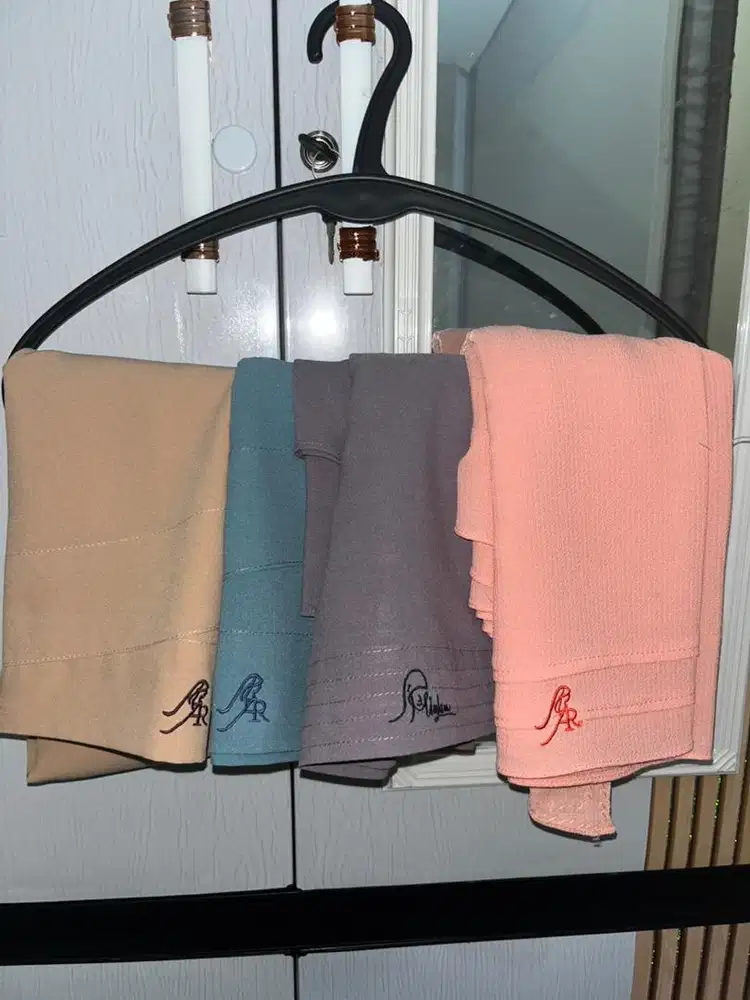 Preloved hijab wanita