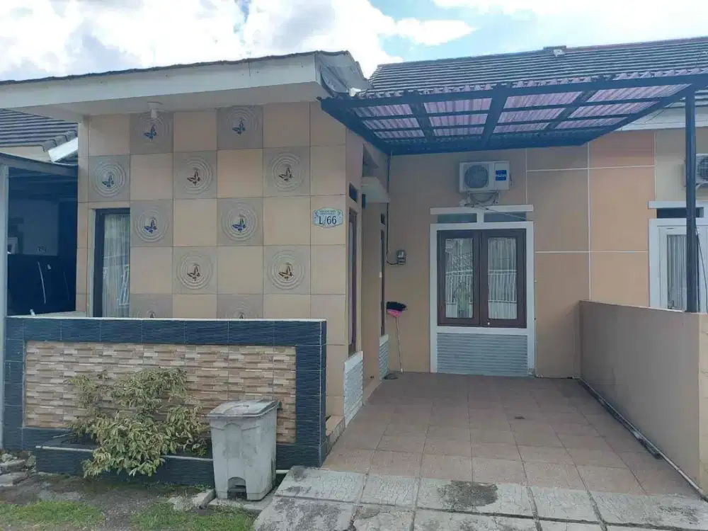 Dijual rmh siap huni di bogorpark residence jl RE soemadiredja  bogor selatan 
Luas Tanah 90 m2, 
Luas Bangunan : 78 m2, Carport, Ruang Tamu, Ruang Keluarga, 
Kamar Tidur : 2, 
Kamar Mandi : 2, 
Dapur, 
Mushola Tempat Wudhu, Dan lantai atas khusus untuk j