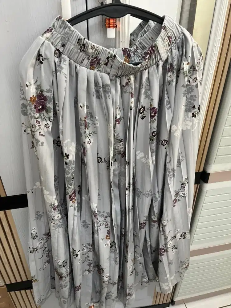 Preloved rok wanita