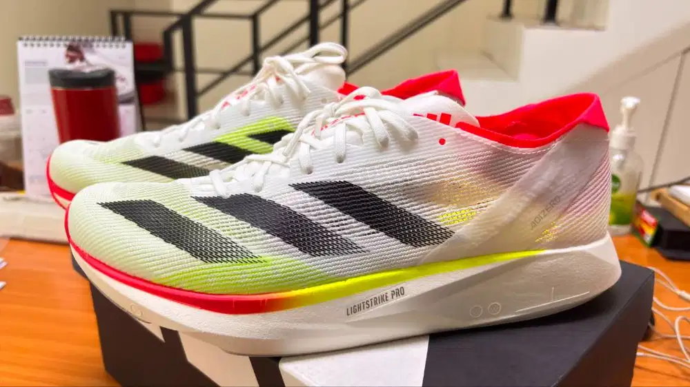 Sepatu running Adizero takumi sen 10M