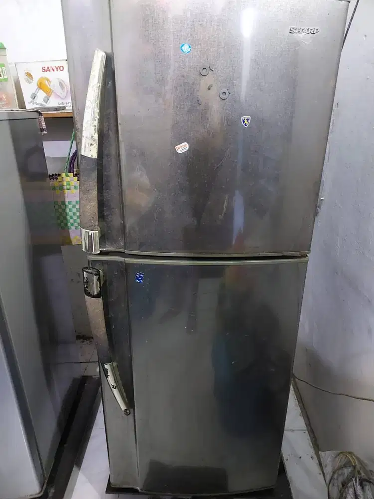 Kulkas 2 Pintu Kondisi Bagus, Dingin Normal, Siap Pakai – Harga Nego
