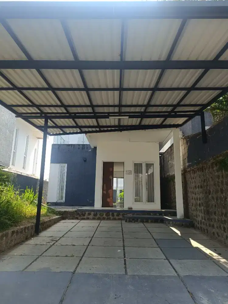 Di Kontrakan Rumah dua lantai dengan pemandangan pegunungan