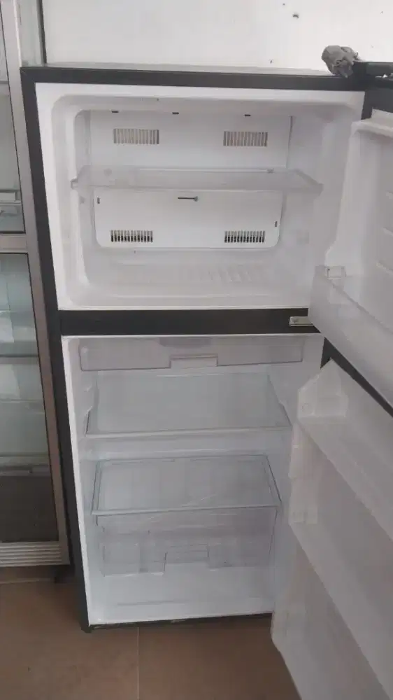 kulkas 2 pintu merk sharp