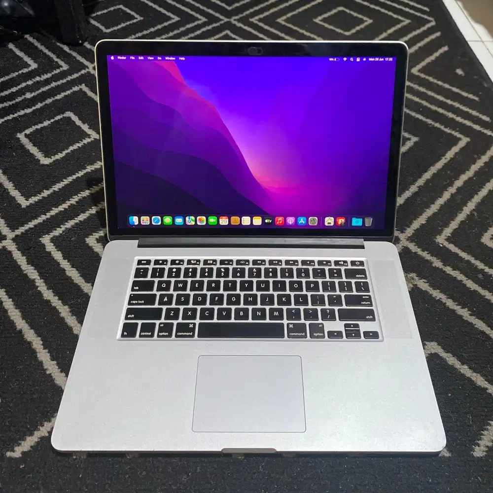 MacBook Pro Retina 15 Mid 2015 16/256 Silver