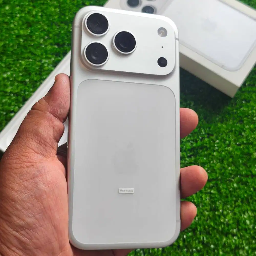 iPhone 17 Pro 256gb Silver Open Box CC 0 fullset garansi Resmi 26 Juni