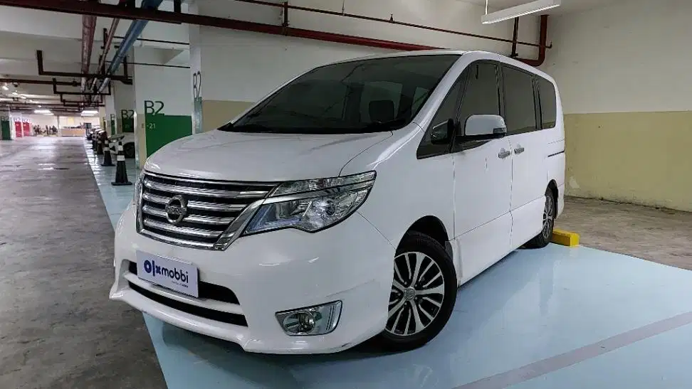 LOW DP Nissan Serena 2.0 Highway Star Bensin-AT 2017 NBC