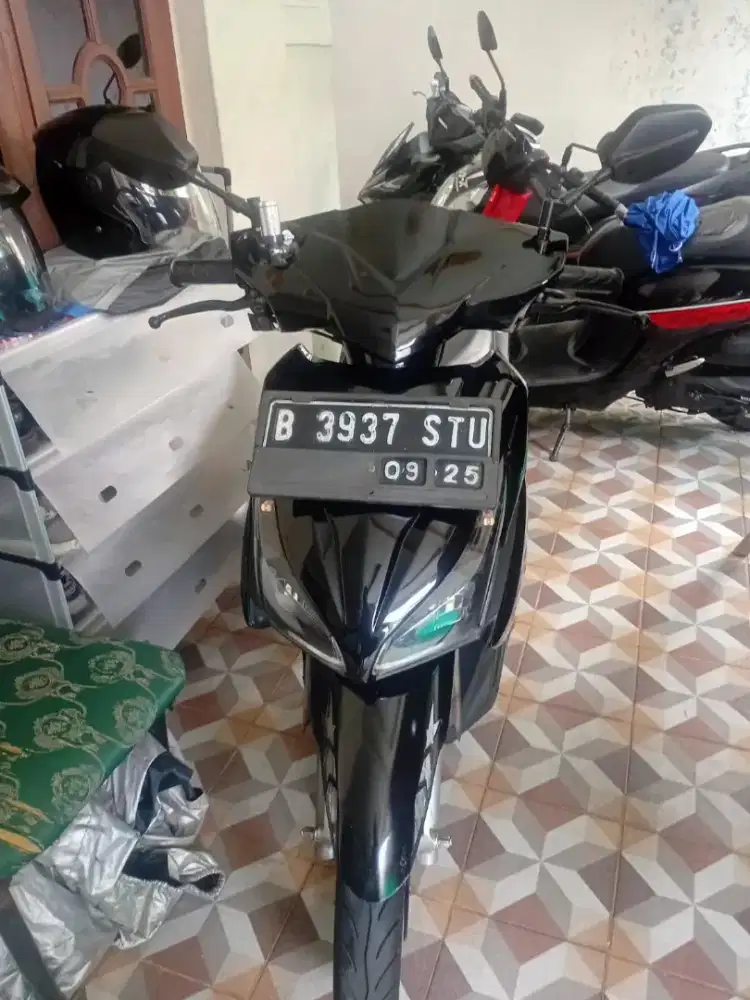 Motor vario 110 fi tahun 2015 stater halus