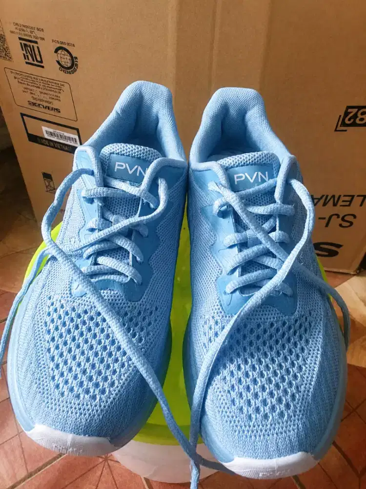 Sepatu Sneaker Merk PVN Uk. 39