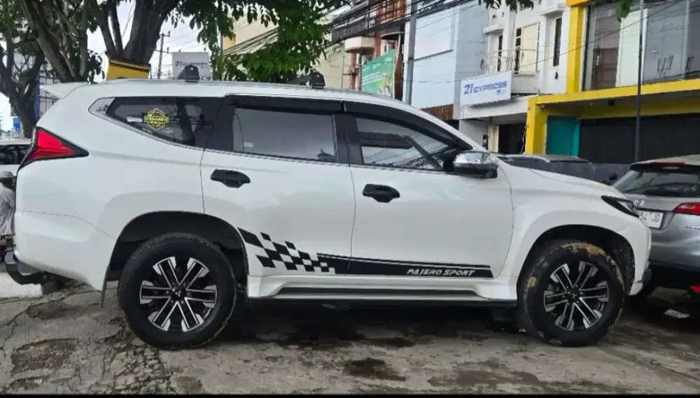 Pajero dakar 2017 matik low km