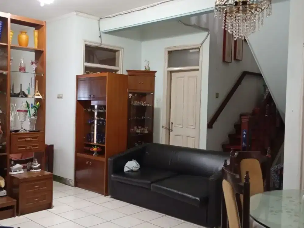 Rumah Semi Furnished di kopo Permai 1- AC & Lemari Besar, Siap Huni!