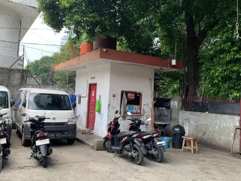 Gudang Strategis dengan Lahan Luas di Kebayoran Lama Jakarta Selatan