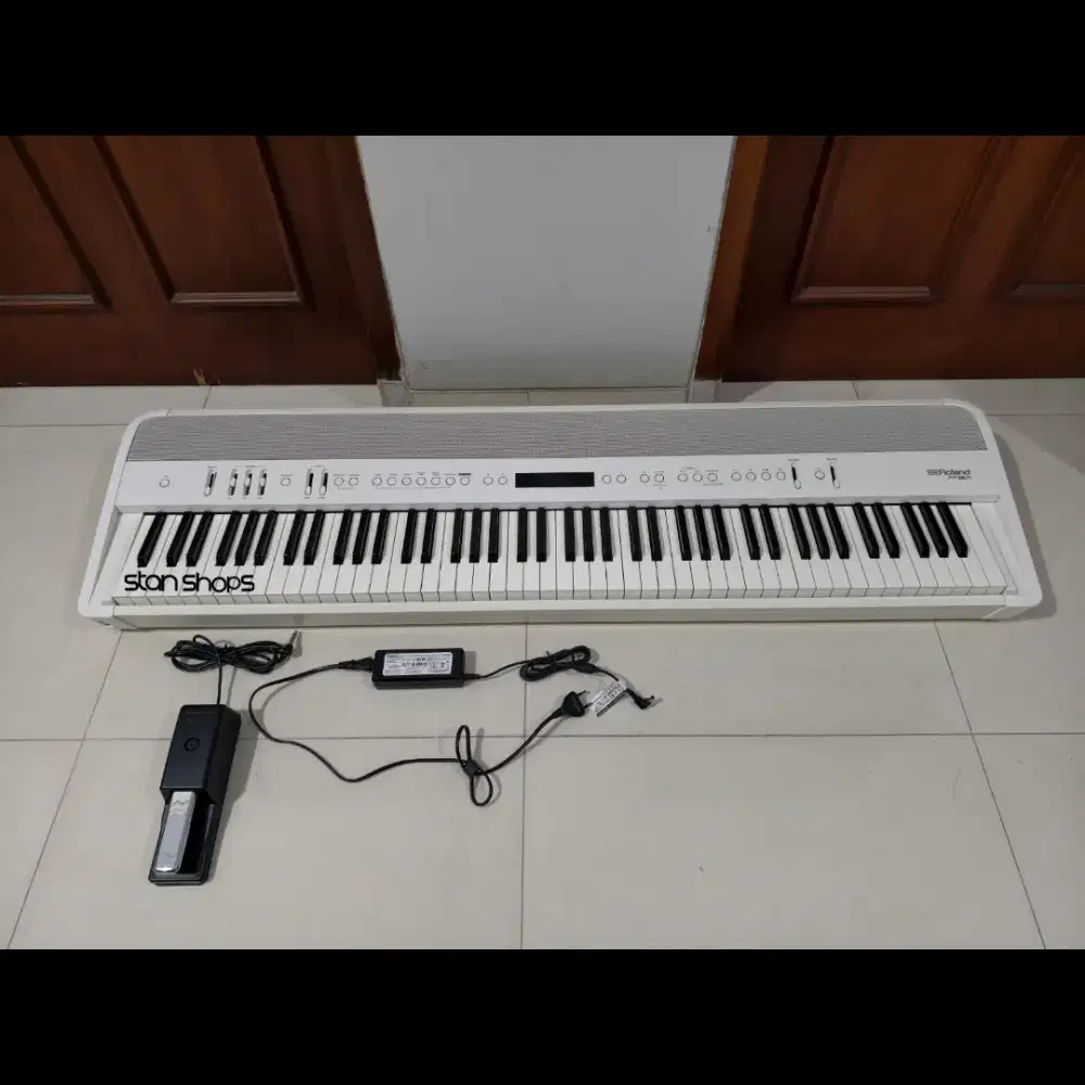 Roland FP-90X FP90 FP 90 X White Digital Piano Korg Yamaha Nord Casio