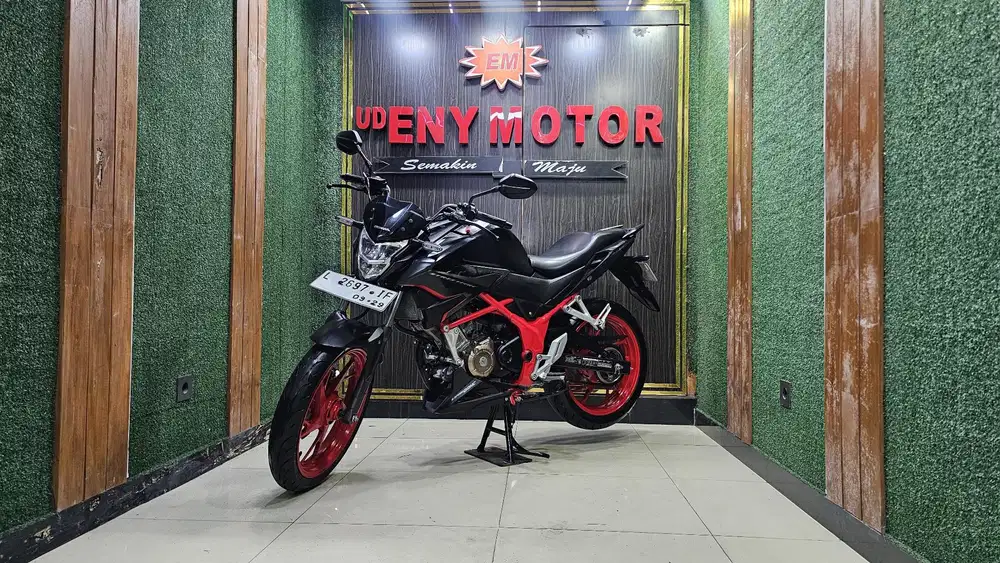 ENY MOTOR - HONDA CB150R SE STREETFIRE 2018 - KM RENDAH