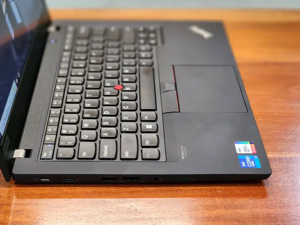 Laptop Gaming! Thinkpad T14 Core i7 Gen 11 Intel IRIS 16/512 High Spec