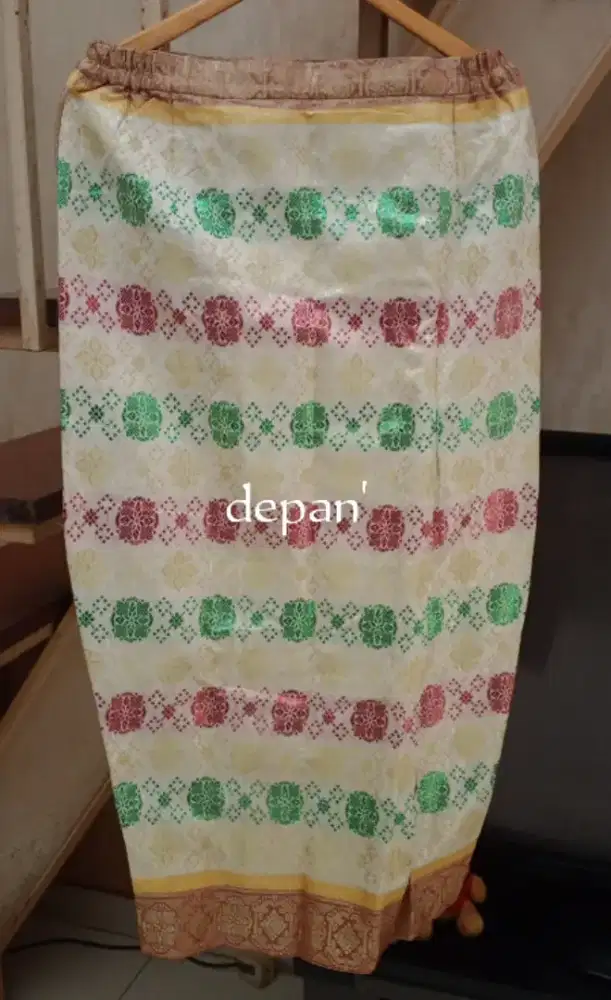 Dua rok kain kebaya