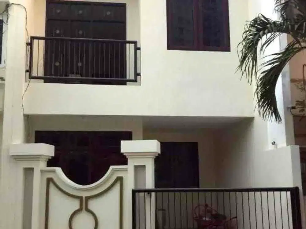 Jual Rumah 2 Lantai Villa Kalijudan 
Dekat daerah Dharmahusada, Unair, ITS
Galaxy Mall, EastCostMall
