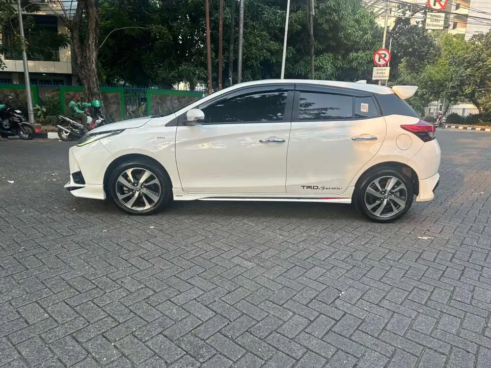 (Dp 10 jt) Toyota Yaris S TrD matic 2021 kondisi mobil istimewa