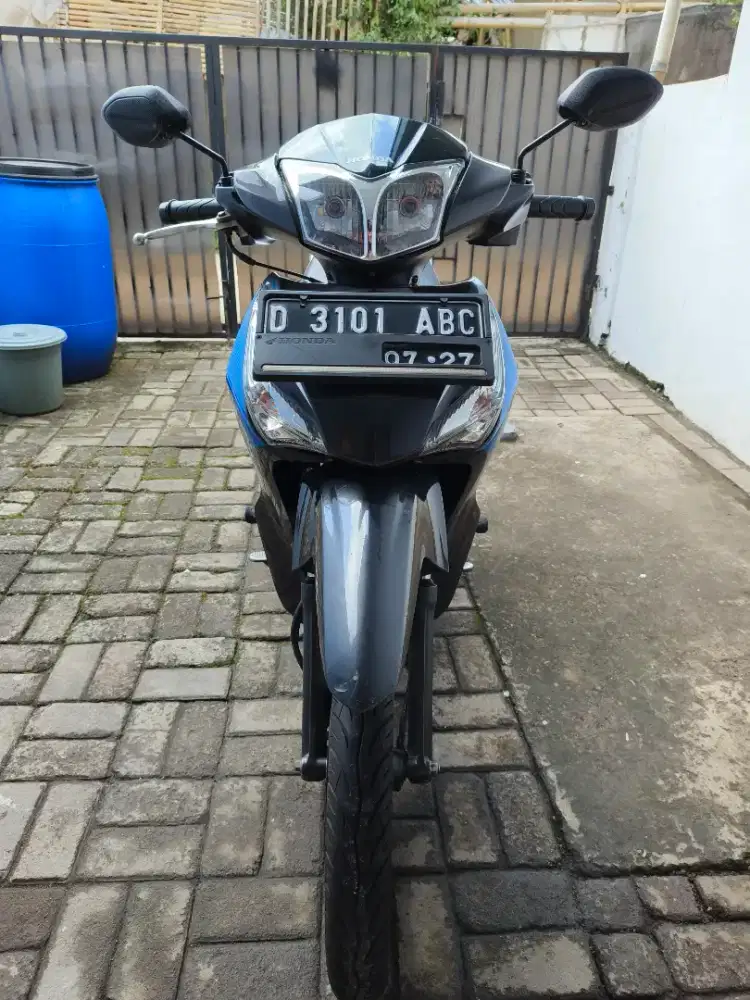 Honda Supra X 125 Helm in 2017
