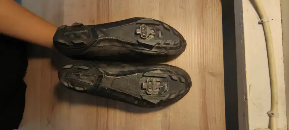 Sepatu Shimano cleat RX8 size 44E