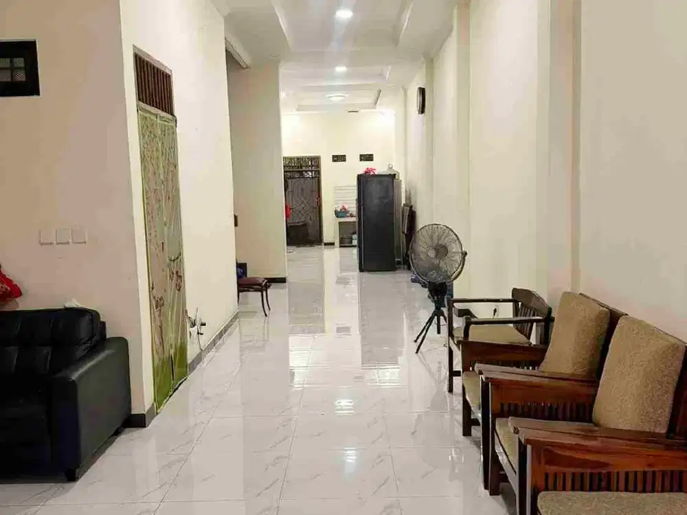 disewakan rumah kemayoran 2 lantai 6 x 24 rapi siap huni hanya 135 juta/th minat?