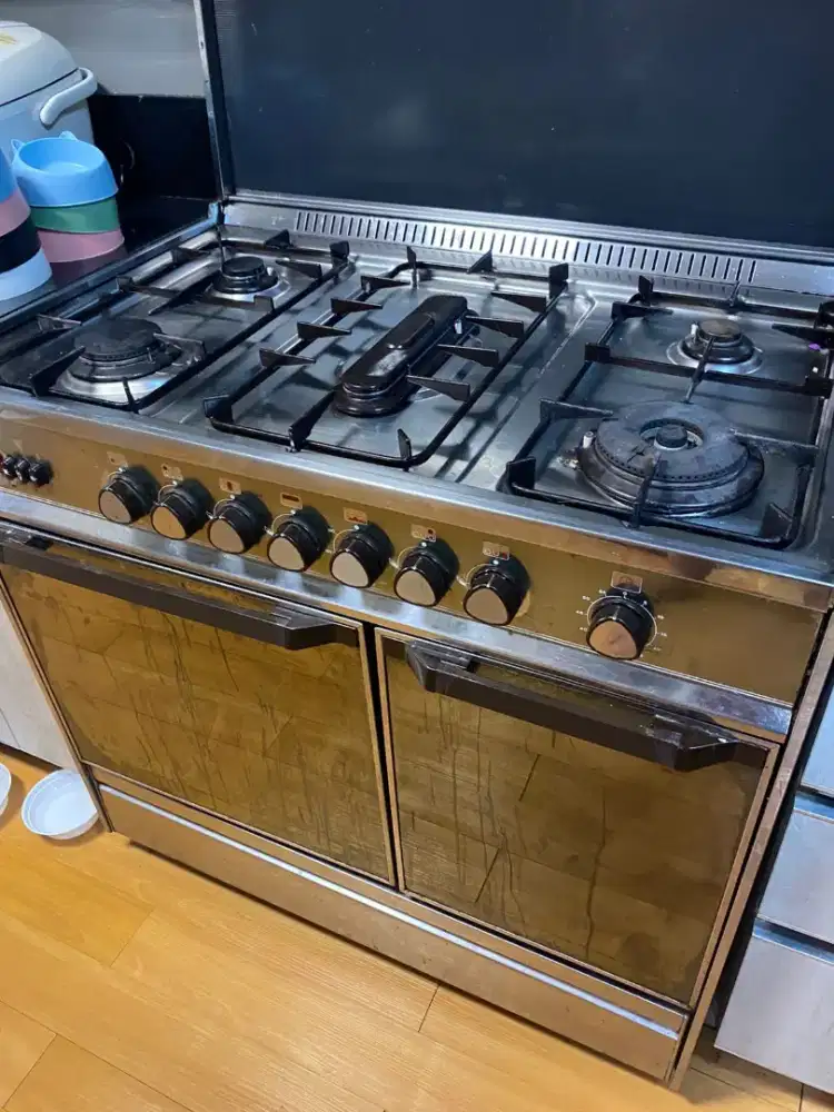 Kompor & Oven freestanding cooker