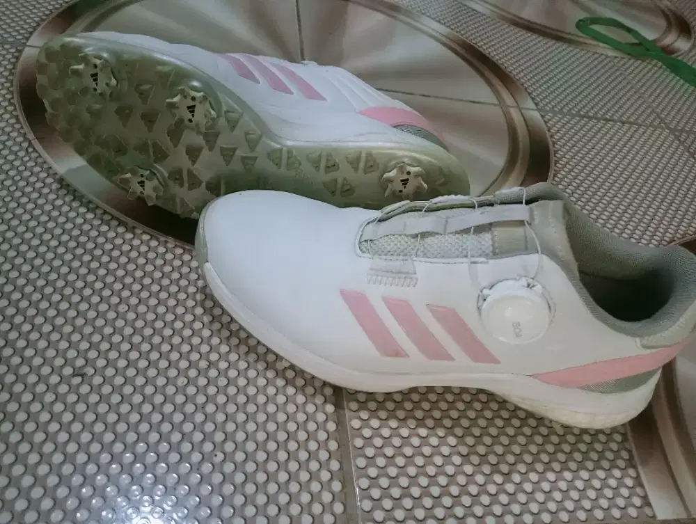Sepatu golf Adidas original masih mulus