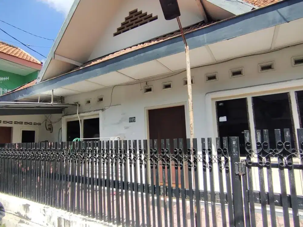 Dijual rumah lemah putro embong kaliasin pusat kota