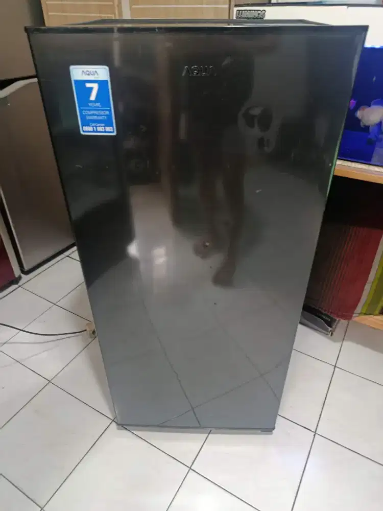 Kulkas 1 pintu merek AQUA