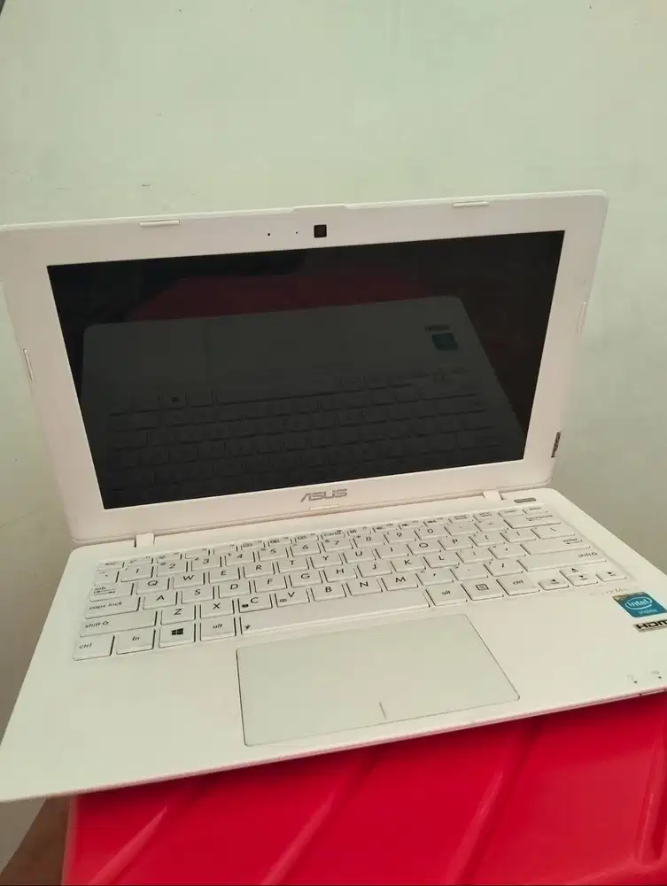 Laptop ASUS X200MA 11.6 | Intel Celeron N2840 | RAM 2GB | Windows 10