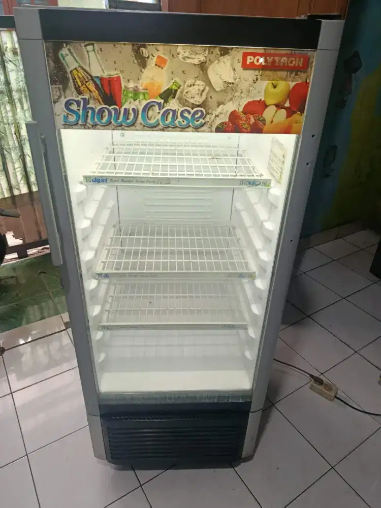Showcase merek Polytron 3 RAK