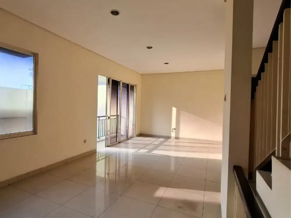Rare Listing! Disewakan Golf Lake Venetian Cengkareng