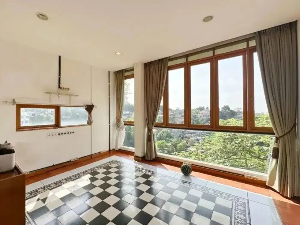 Dijual Rumah Semi Villa Komplek Cipaku indah Setiabudi kota Bandung