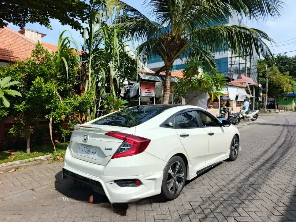 HONDA CIVIC 1.5 TURBO ES A/T 2017 PUTIH