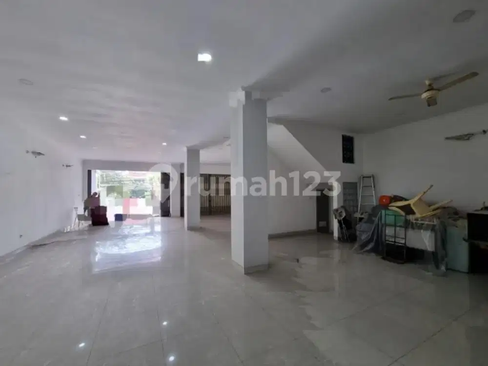 Disewakan Ruko Gandeng di Muara Karang Ry Lt 10x25m Lb 650 3,5 Lantai