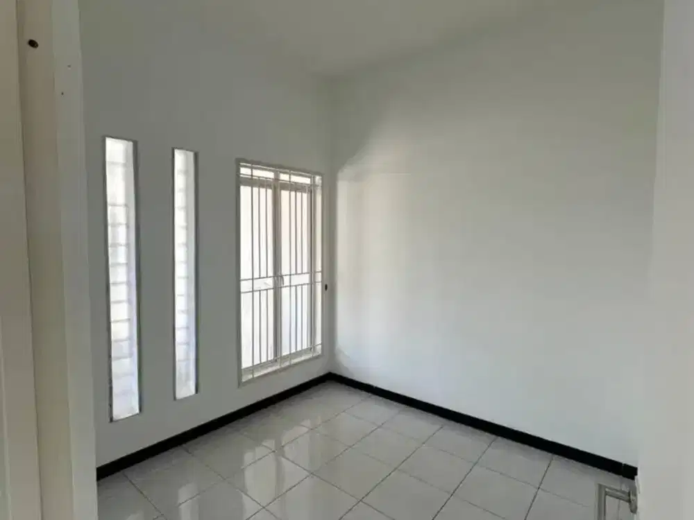 Dijual Rumah Nyaman Bersih di Taman Kopo Indah TKI 3