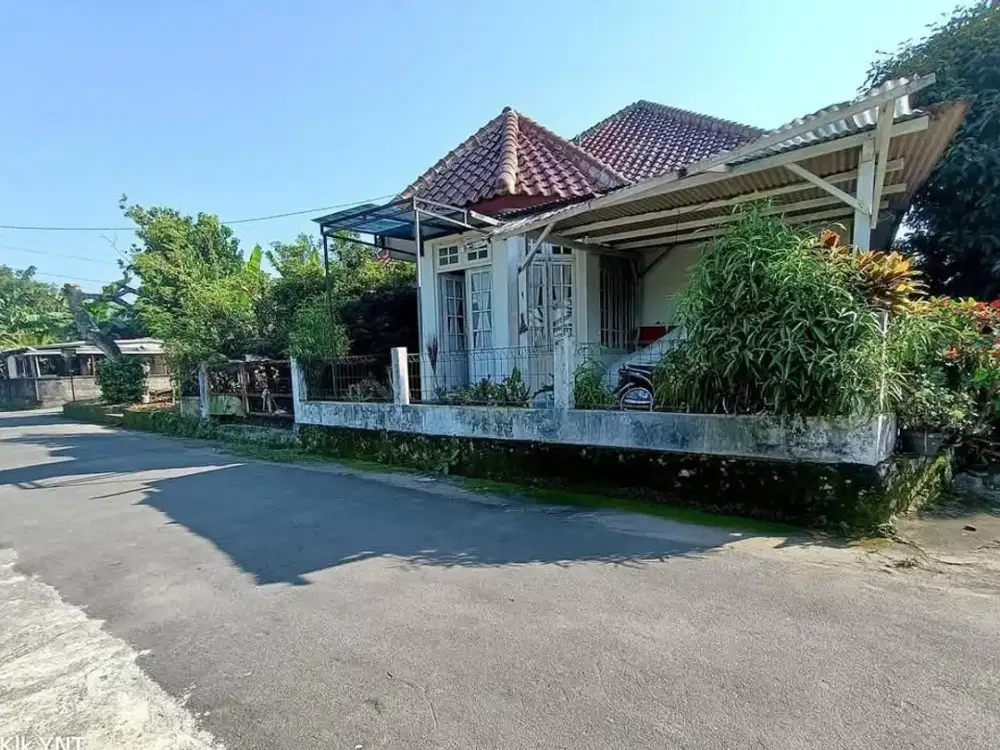 Under 1 M! Utara Bandara Adisucipto, Rumah Luas Dekat Exit Tol
