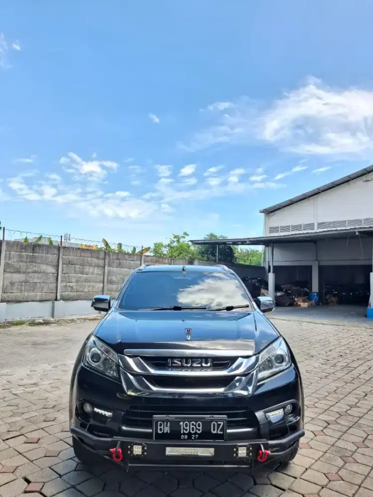 Isuzu MUX 2016 matic. Km 13rb antik