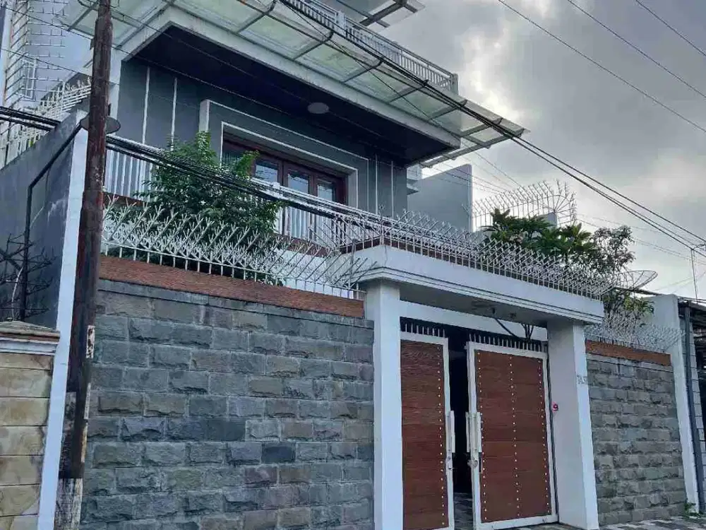 Dijual Cepat Rumah 3Lantai Full Furnish Siap Huni Di Jalan Poros Sawojajar 2 Malang