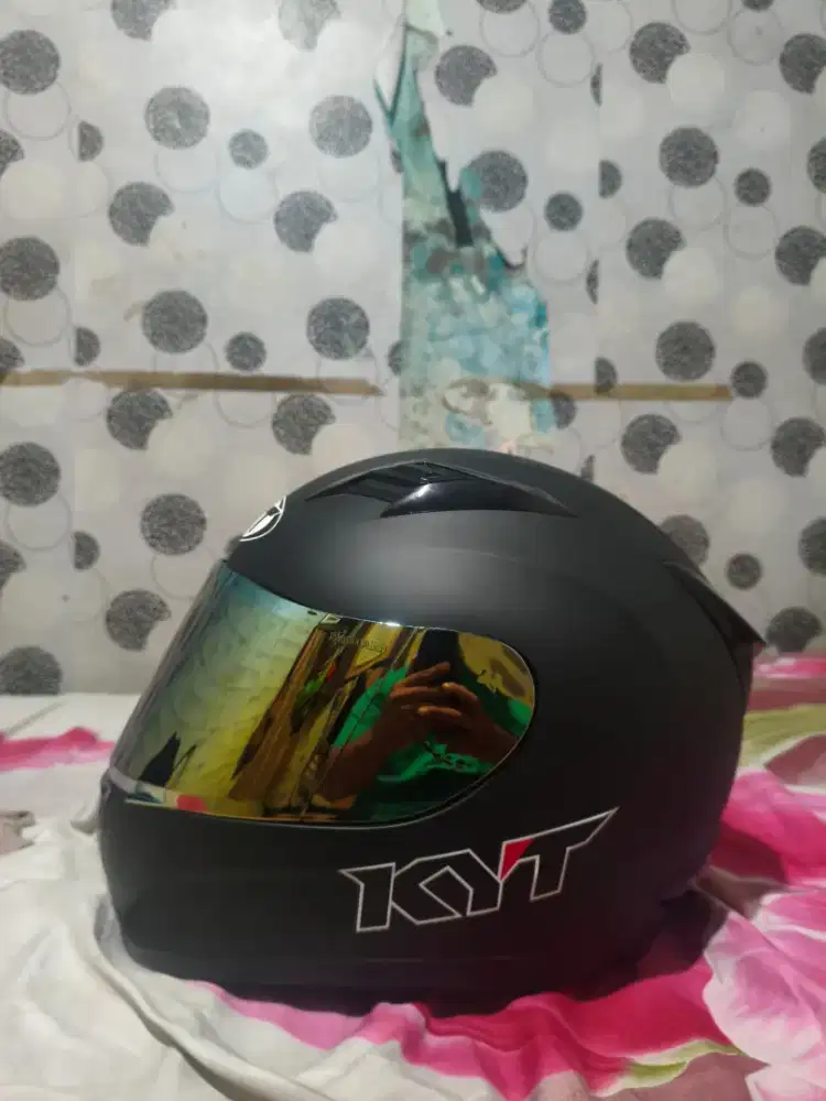 helm kyt full face r10