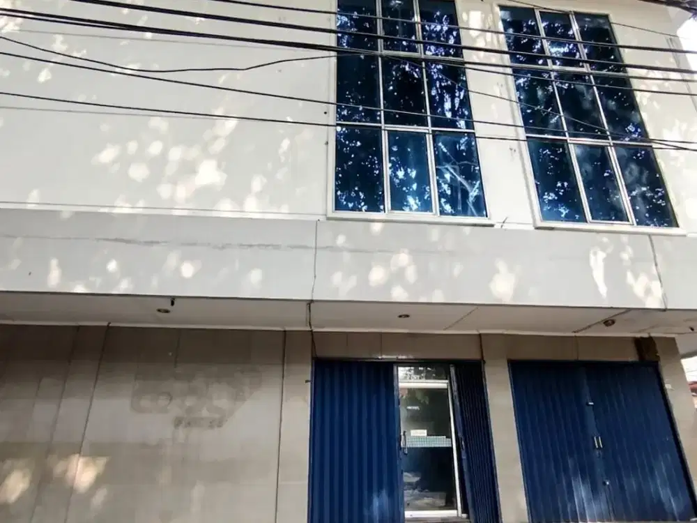 RUKO KANTOR KOMERSIAL HOOK ZONA DENGAN AREA PARKIR LUAS