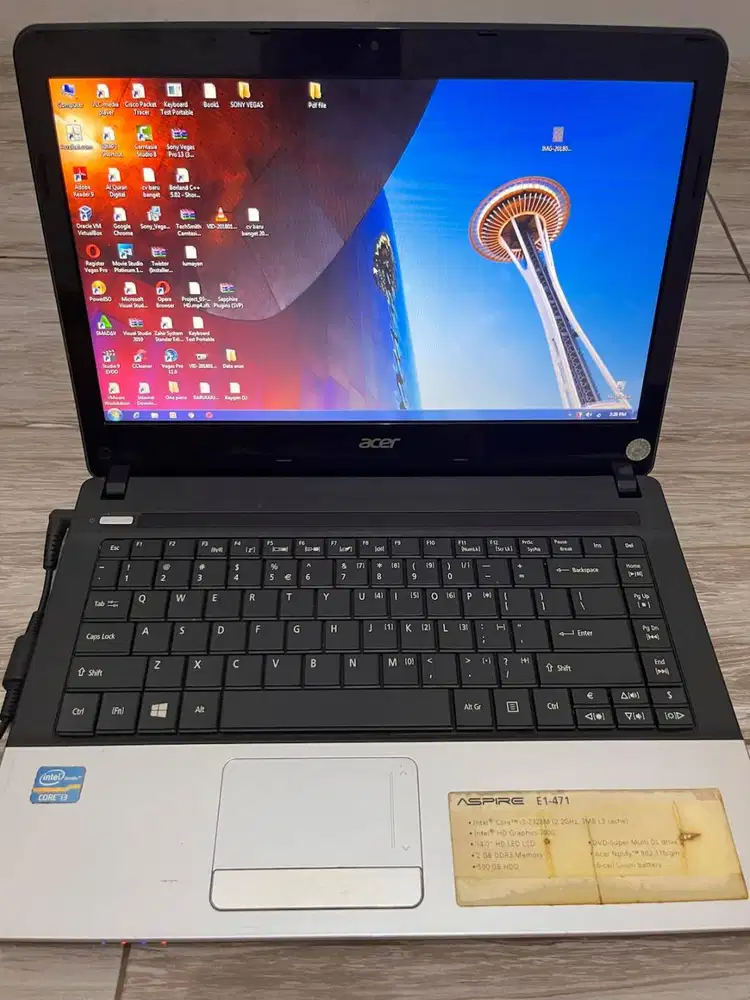 Laptop Acer Aspire E1-471 Core i3 | HDD 500GB | Normal Nyala | Murah