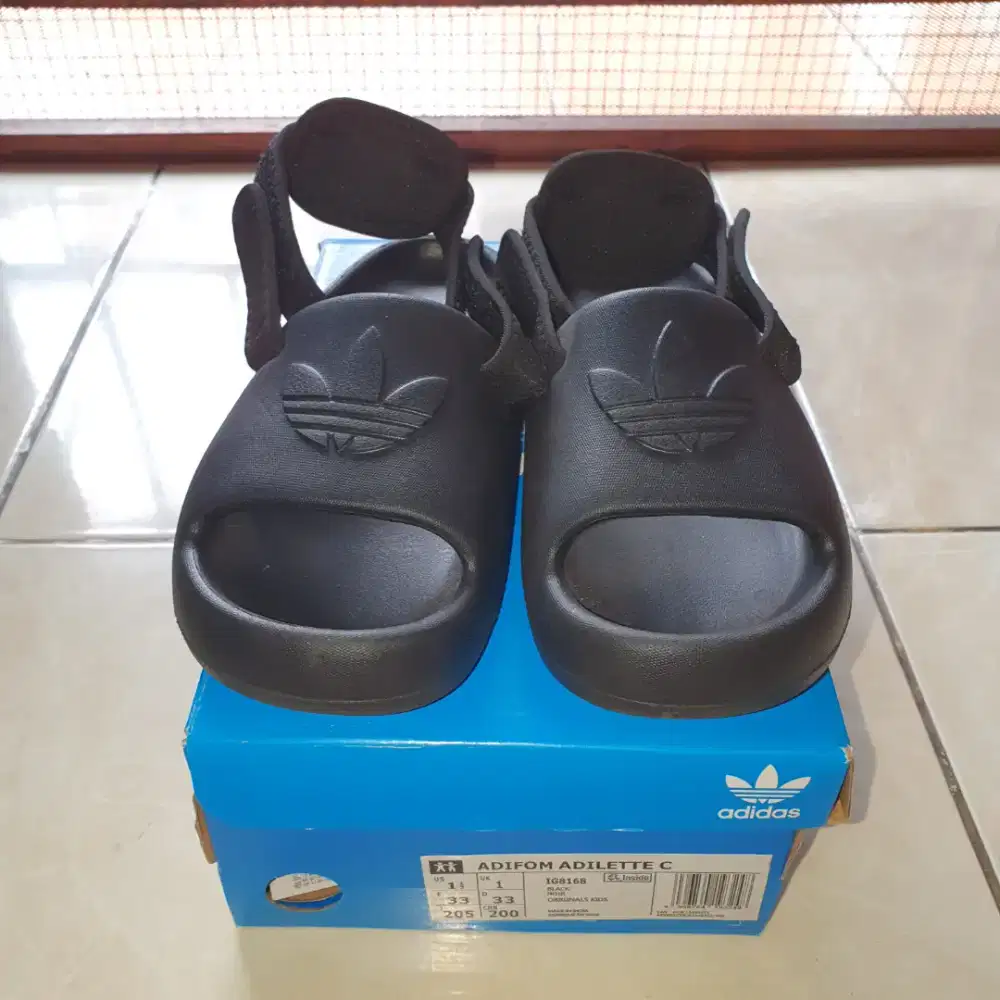 Sepatu sendal adifoam adillete C