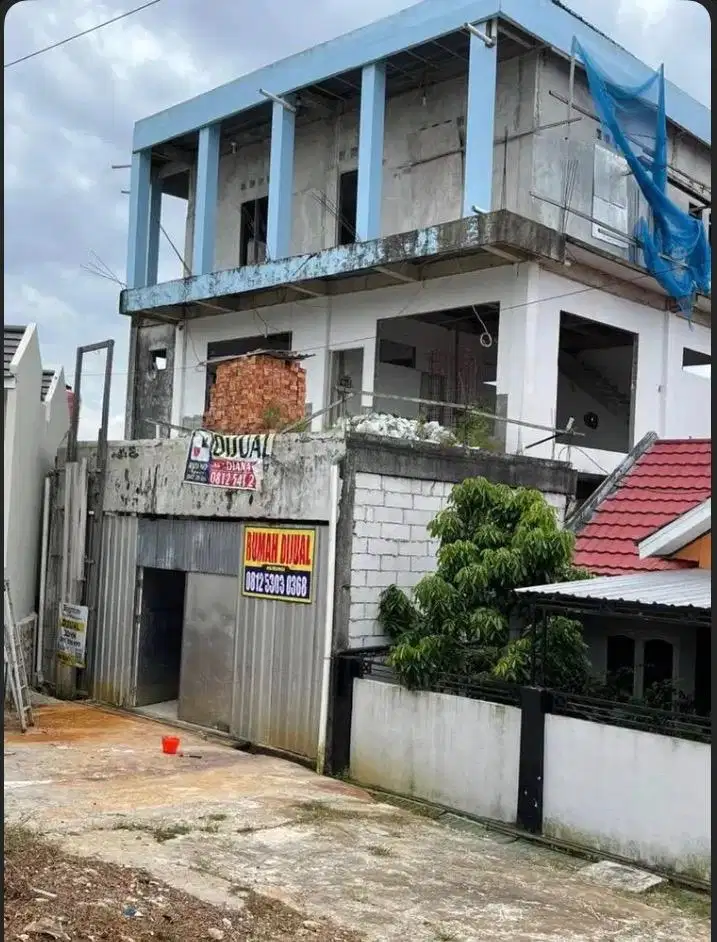 Dijual Rumah 3 lantai untuk kos kos an