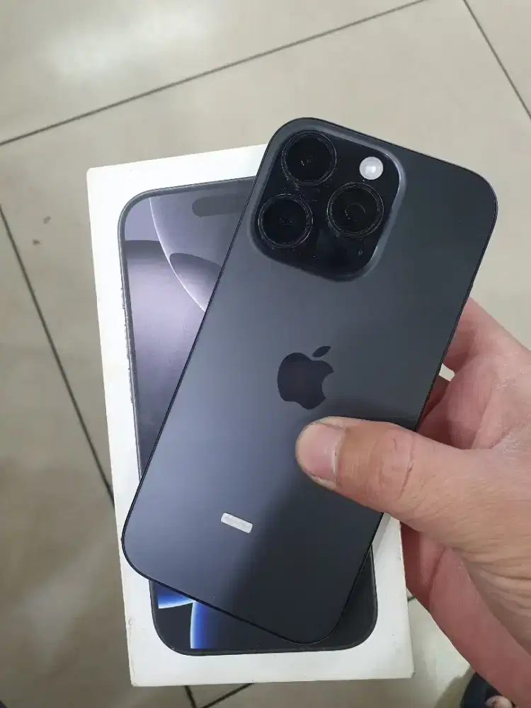 Iphone 16 pro 256gb ibox garansi black like new