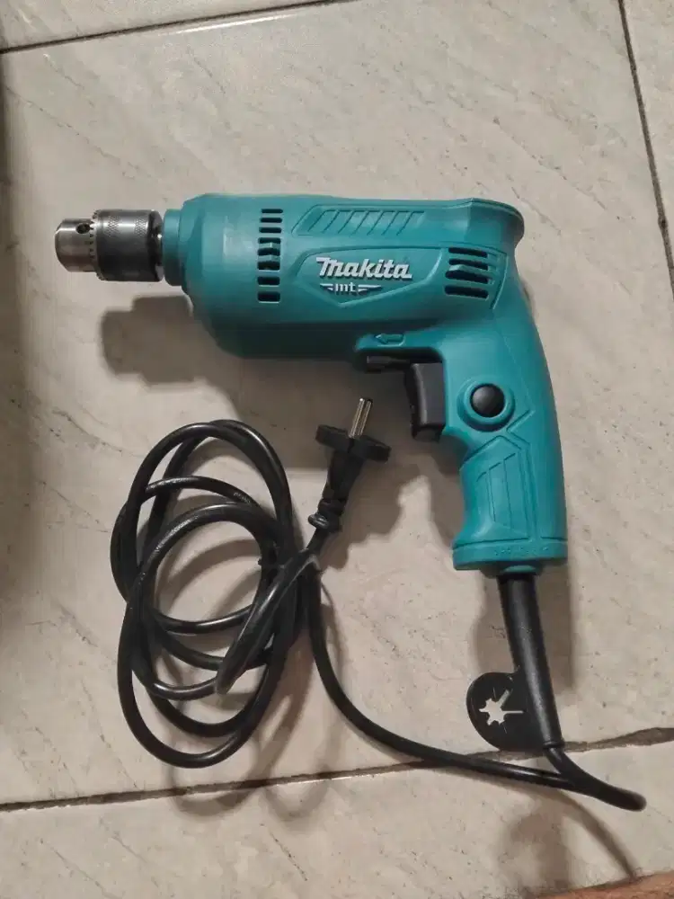Bor Makita  10mm M0600B