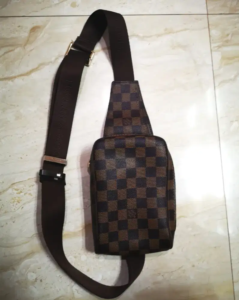 Tas selempang lv kecil