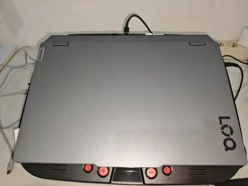 Laptop Lenovo LOQ 15irx10 RTX 5050 I5 13450HX