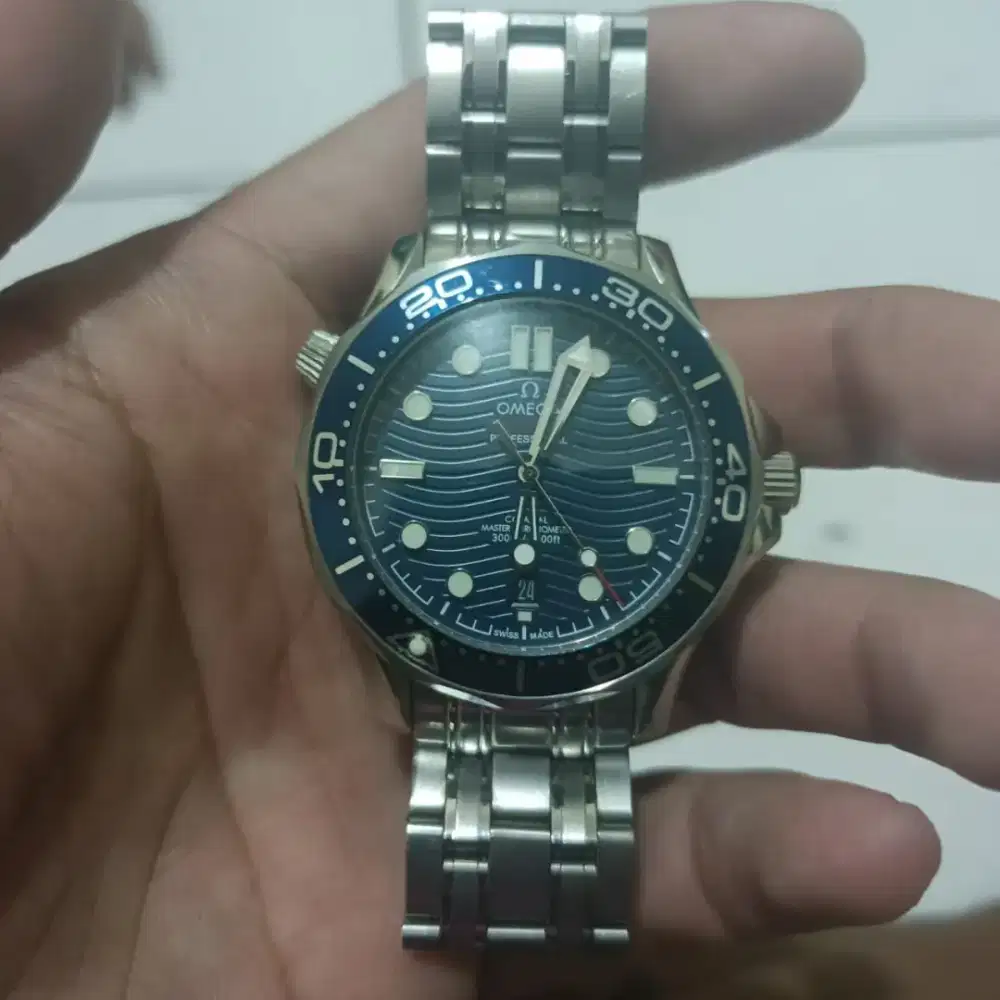 jam tangan Omega Seamaster Professional Diver 300M