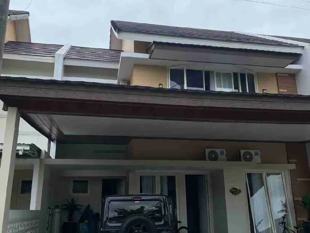 DIJUAL RUMAH PINGGIR PANTAI FULLFURNISH LOKASI TENGAH KOTA DALAM PERUMAHAN BATAKAN VILAGE AMAN NYAMAN HARGA NEGO