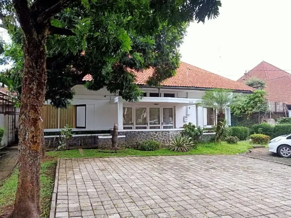 Lokasi Emas Jalan Riau Bandung! Rumah dengan LT 1.100 m², Peluang Bisnis